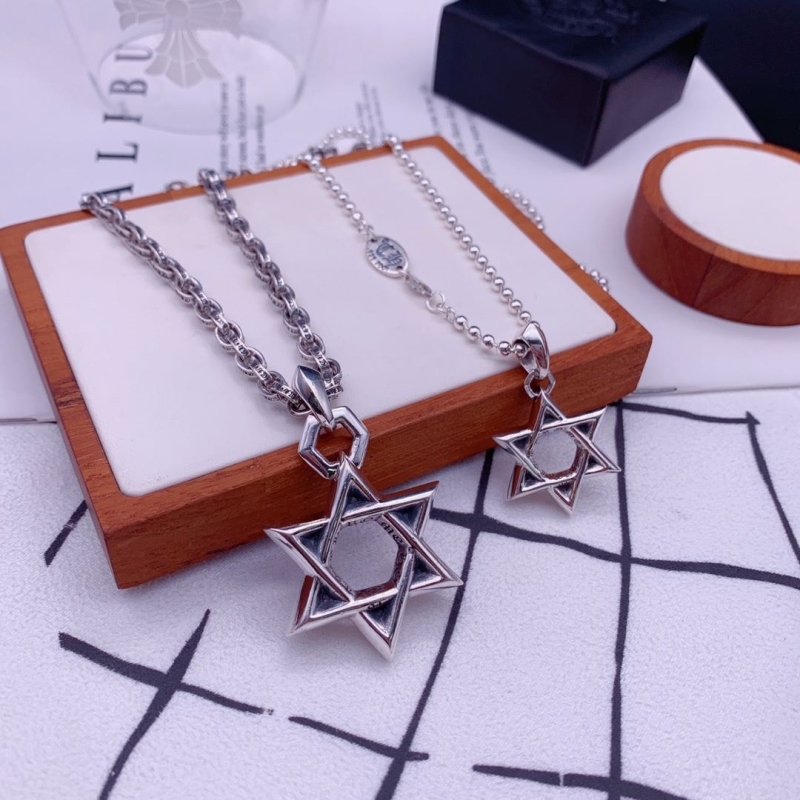 Ch**me He**ts necklaces